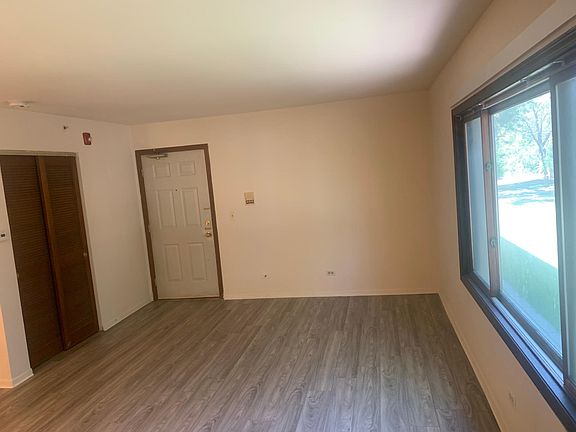 3rd image of 344 Grove Ave #201