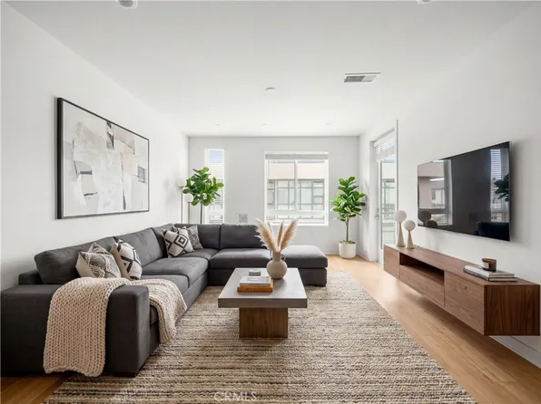 2402 Nolita, Irvine, CA 92612