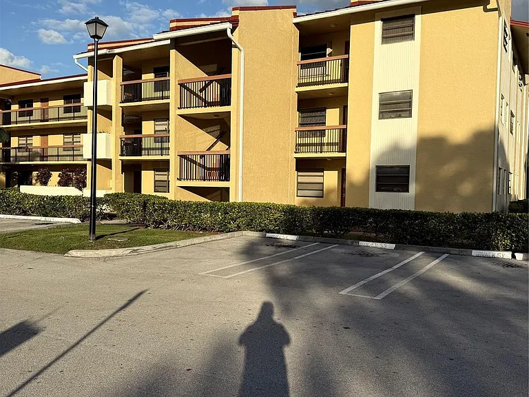 2075 Coral Ridge Dr #2075 — Photo 1