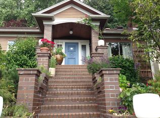 5514 30th Ave NE, Seattle, WA 98105