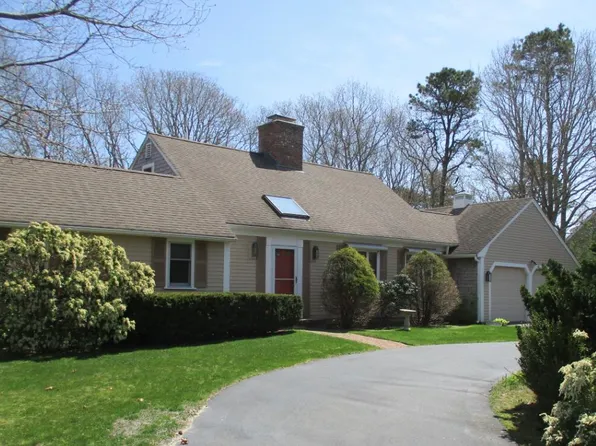 88 Peach Tree Road, Marstons Mills, MA 02648