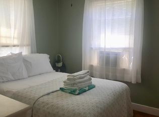 27 Anchorage Rd, Narragansett, RI 02882