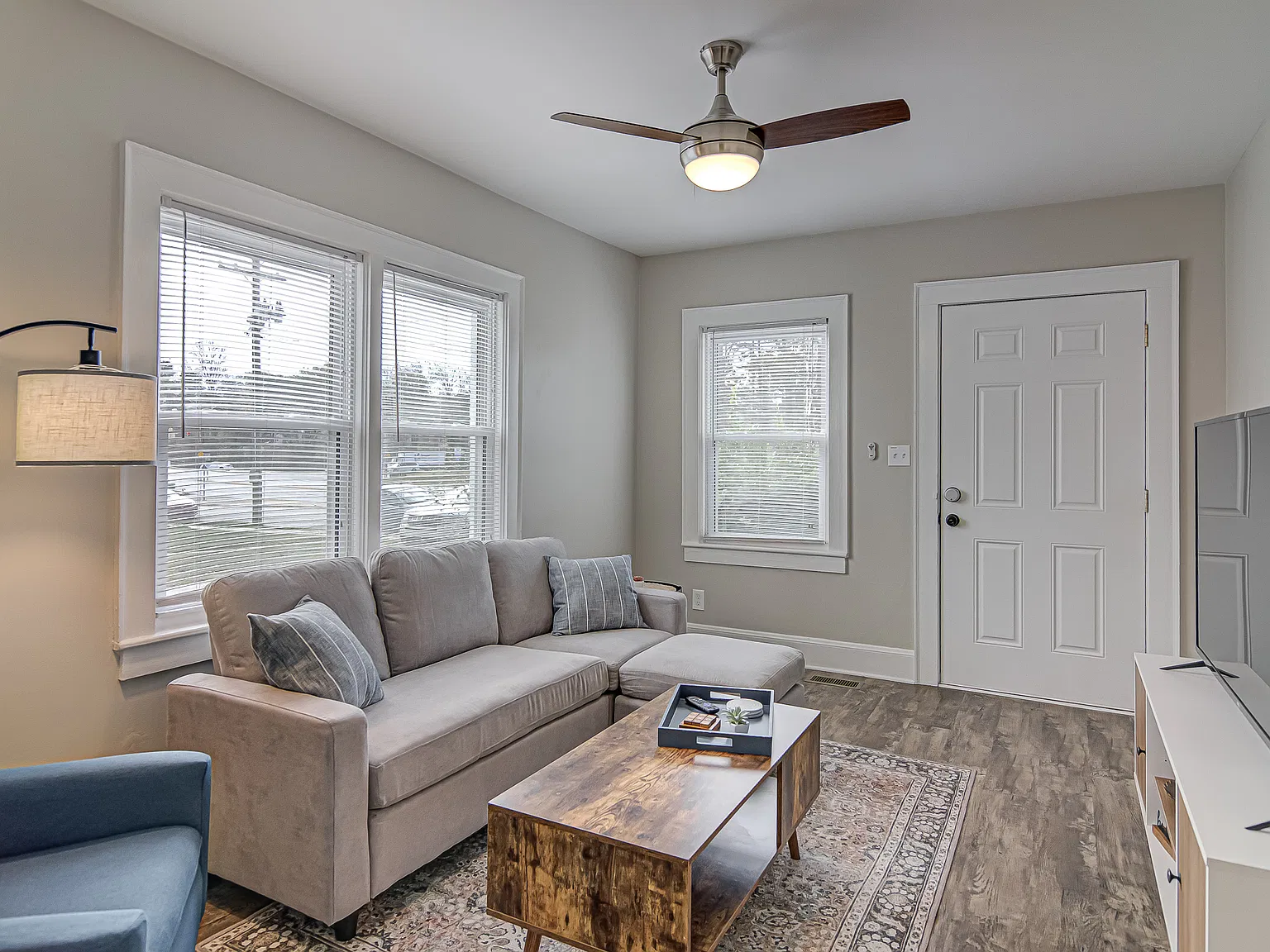 2 bed, 700 sqft, $1,400 — Photo 2