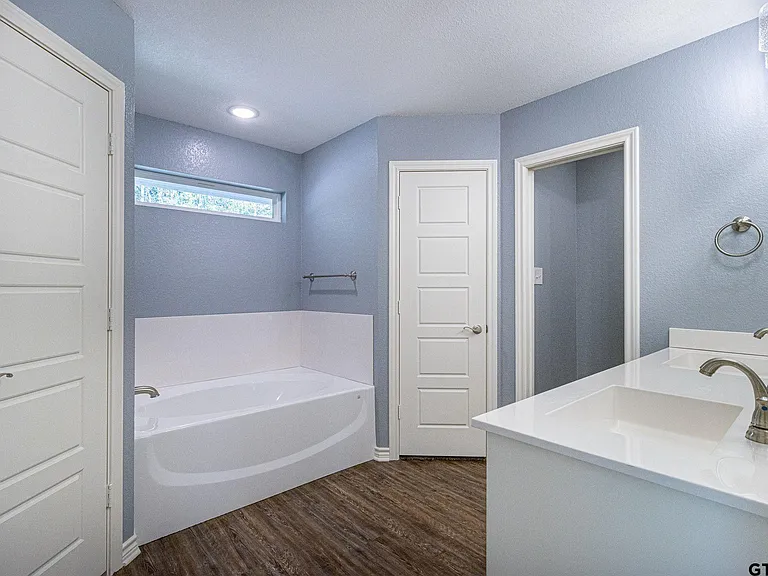 19842 N Meadow West Ln — Photo 29