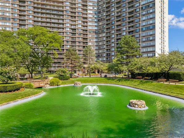 2 Bay Club Drive #3G, Bayside, NY 11360