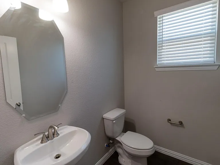 507 Reatta Dr — Photo 10