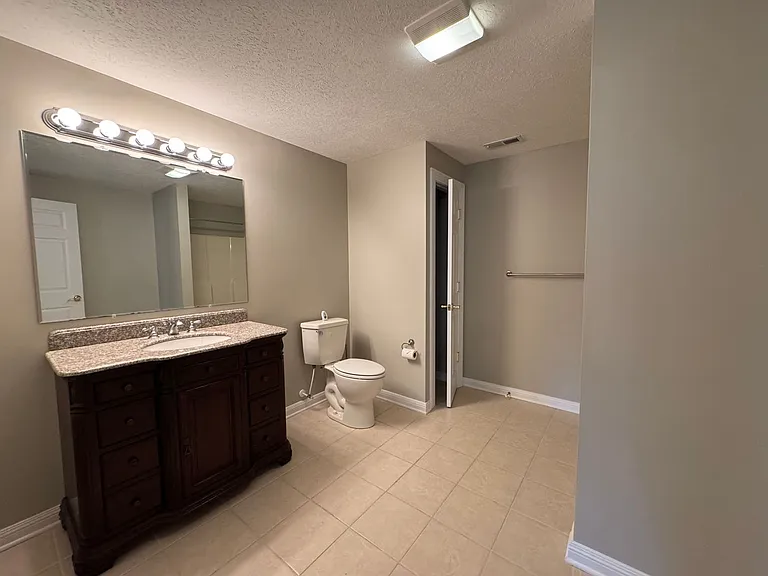 51 Cambridge Cir — Photo 8