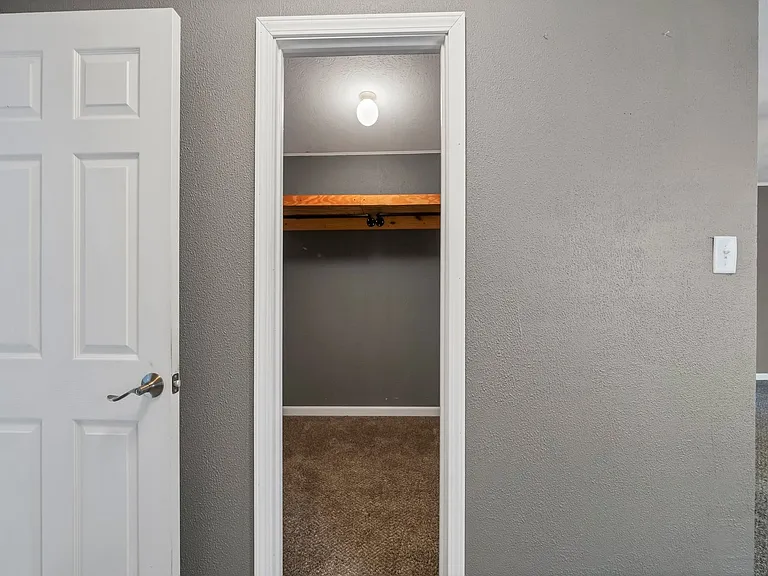 483 Howard St — Photo 10
