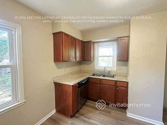 5th image of 3940 3rd St NE