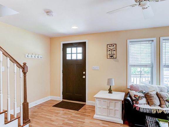 5th image of 10 Grace Ave