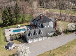 8 River Oaks Ln, Sherman, CT 06784