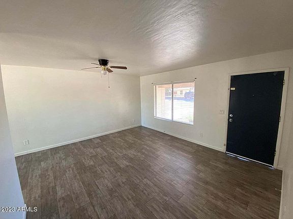 5th image of 303 W Mesquite St