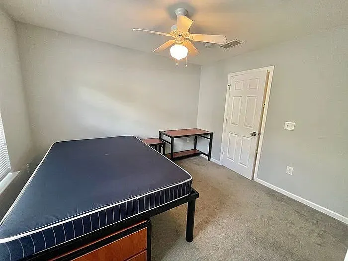 128 University Village Dr #E — Photo 10
