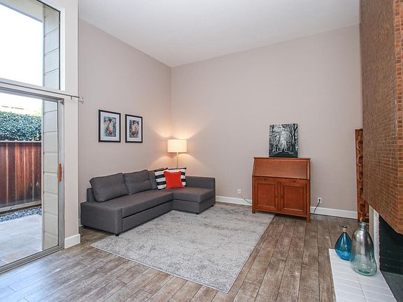 5th image of 511 W Fox Ct