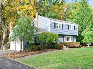 26 Florie Farm Rd, Mendham, NJ 07945