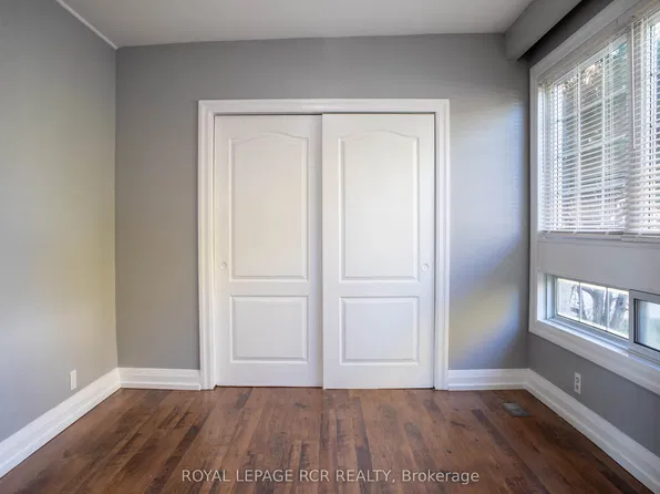 22 Centre St #2, Bradford West Gwillimbury, ON L3Z 1W8
