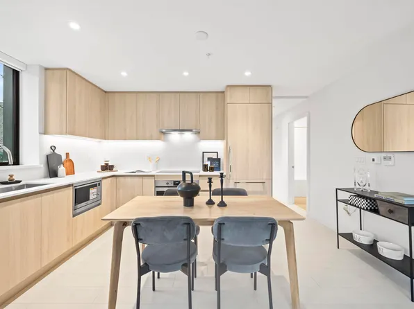 4928 Quebec St #204, Vancouver, BC V5W 2N2