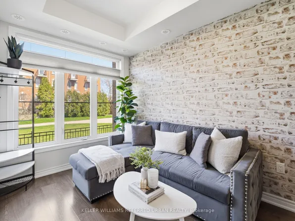 390 Hopewell Ave Unit 241, Toronto, ON M6E 2S2