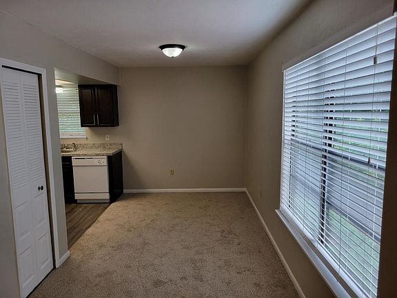 4th image of 2205 Conway Dr