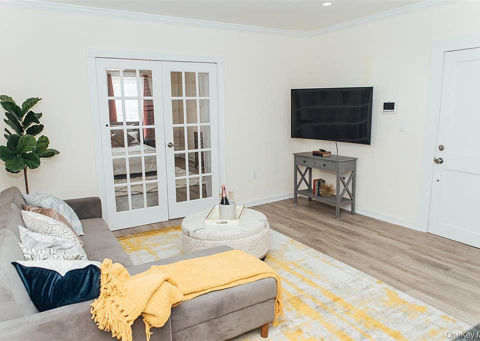 1st image of 27 Vanderbilt Ave APT 1