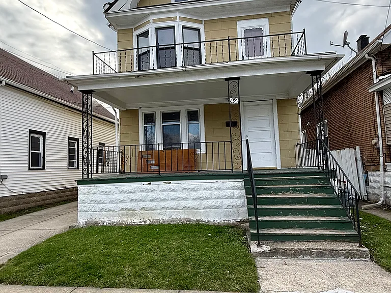 136 Zenner St — Photo 3