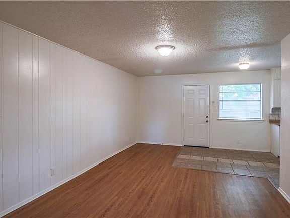 4th image of 125 West Pl