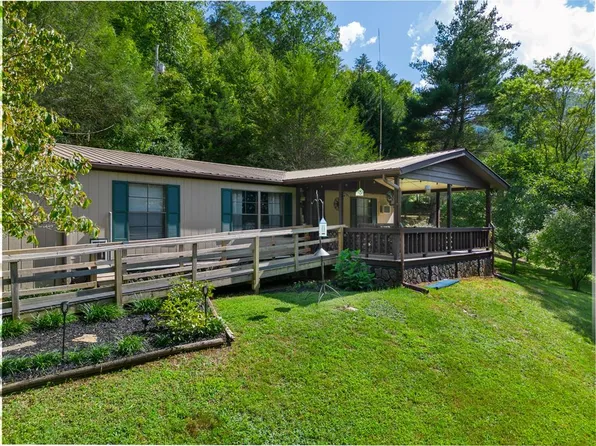 101 Log Cabin Ln, Cullowhee, NC 28723