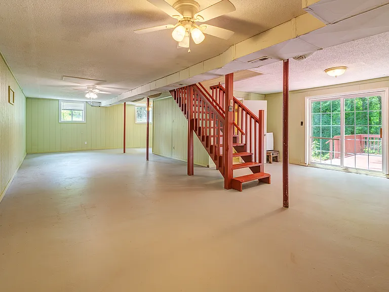 364 Pearson Dr — Photo 19