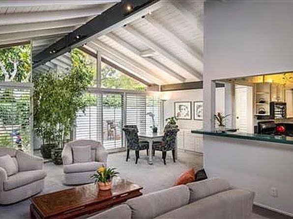 2830 Miradero Dr
