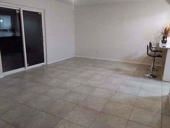 Family room 1
