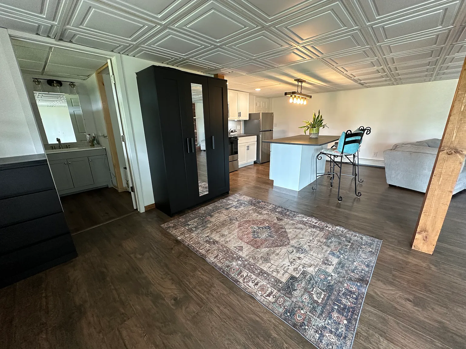 4 Van Ave — Photo 4