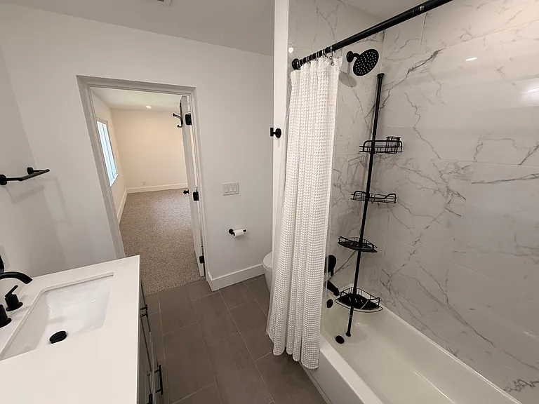 604 NE 9th Ave #3 — Photo 22