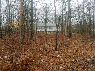 251 Country Rd, Medford, NY 11763