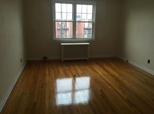 13410 Booth Memorial Ave, Flushing, NY 11355