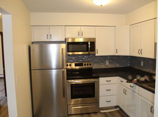 1108 Oakcrest St #11332863, Iowa City, IA 52246