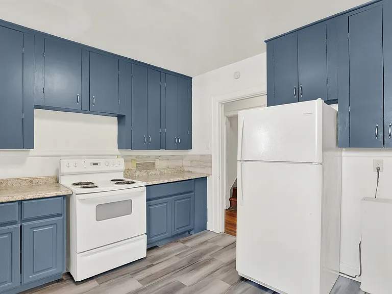 1501 E 35th St — Photo 10