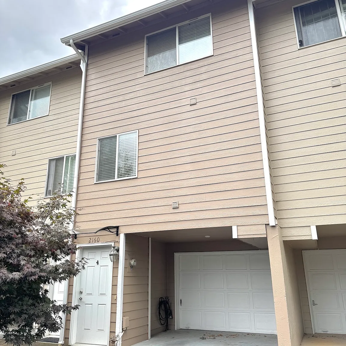 2 bed, 1.5 bath, 900 sqft, $1,550 — Photo 1