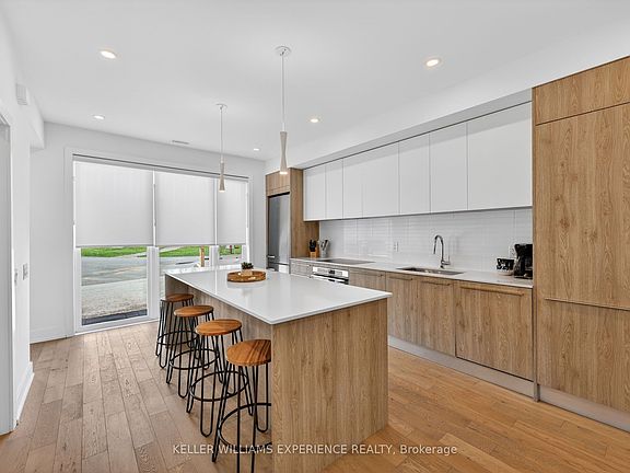 4th image of 31 Rockmount Cres