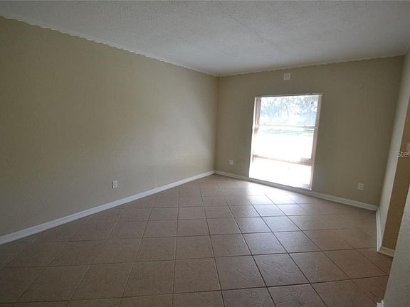 5th image of 1116 Lady Guinevere Dr