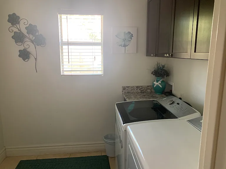 548 W Mendoza Ave — Photo 16