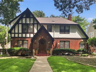 6215 McGee St, Kansas City, MO, 64113