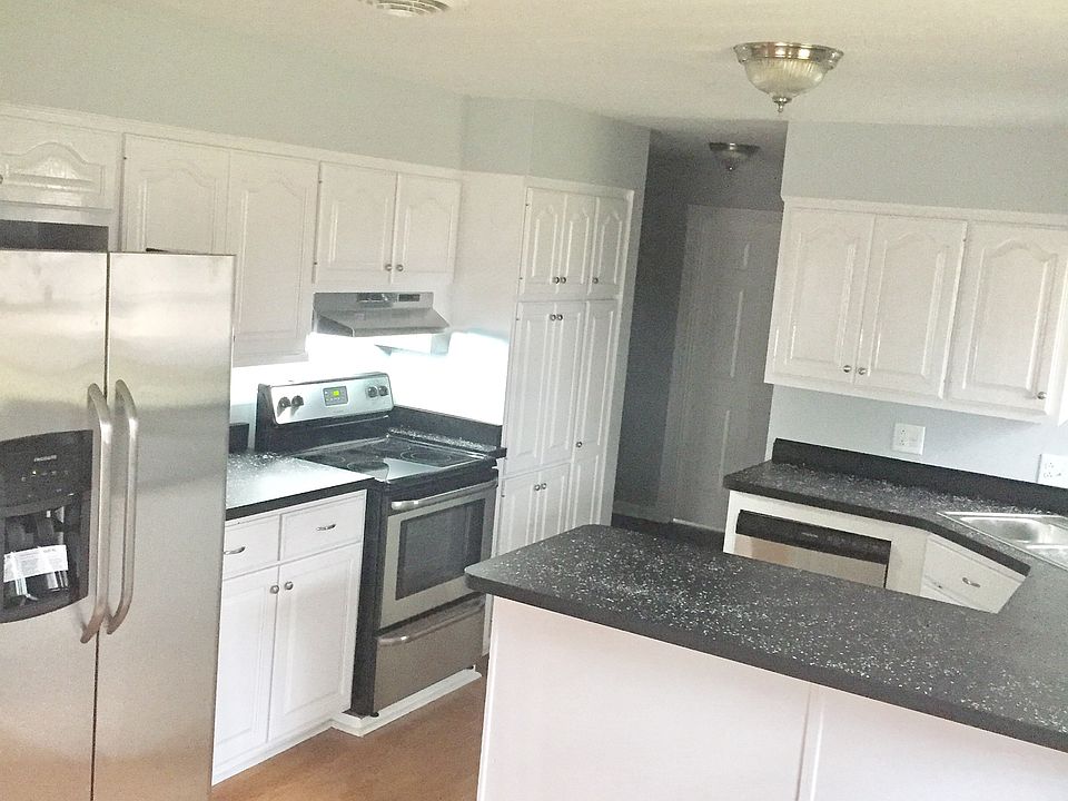 1st image of 7018 Forest Park Dr