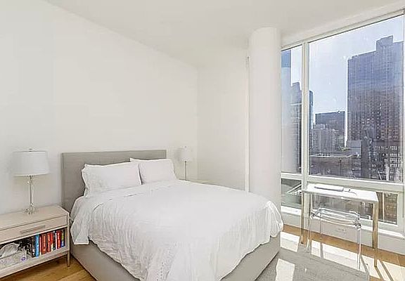 5th image of 325 Lexington Ave Floor 20