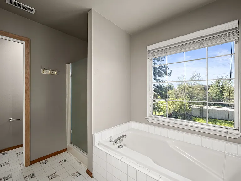 1140 W Starling Ave — Photo 19