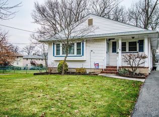 94 Dewey Ave, Colonia, NJ 07067