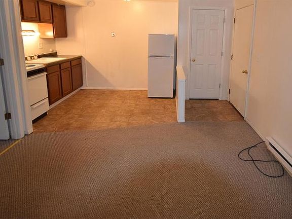 3rd image of 1031 Hunt Ave