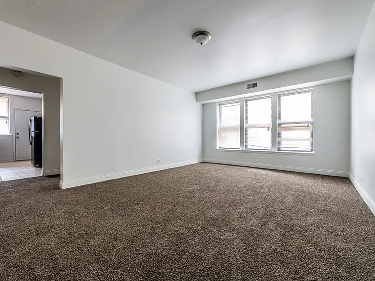 5046 S Champlain Ave — Photo 22