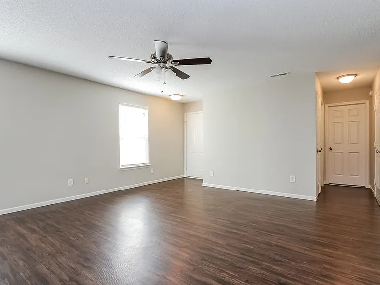 6715 Everbloom Ln — Photo 3