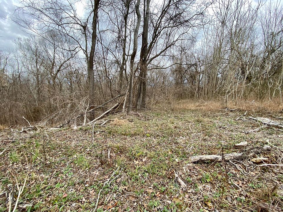 2nd image of 704 E Reservoir Ave