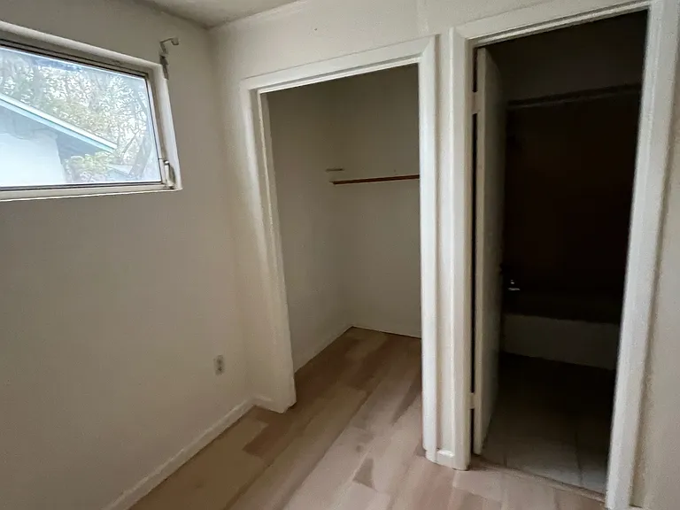 60 Yacht Club Dr NE #10 — Photo 2